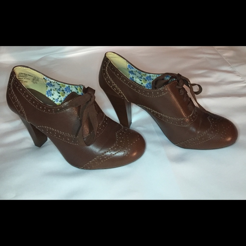 Women’s American Eagle size 7 1/2